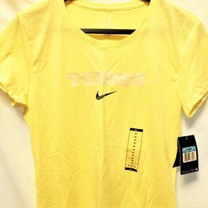 Women Tennis shirt Nike NWT Medium Pretty Yellow nicer than photo FREE SHIPPING